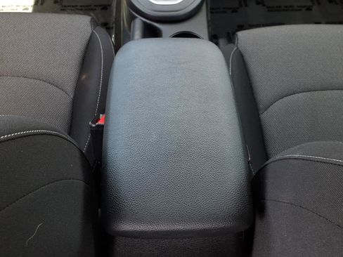 Used 2022 Kia Forte LXS FWD image 17