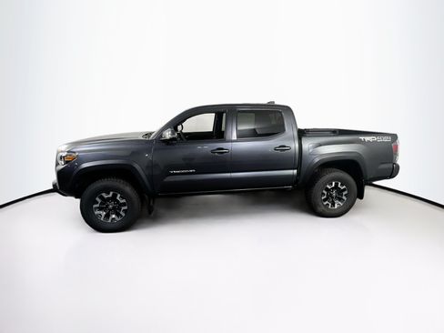 Used 2021 Toyota Tacoma TRD Off-Road w/ Technology Package AWD/4WD image 8