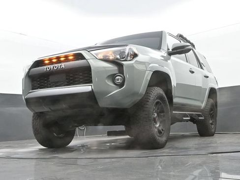 Used 2023 Toyota 4Runner TRD Off-Road Premium w/ Moonroof Package AWD/4WD image 12