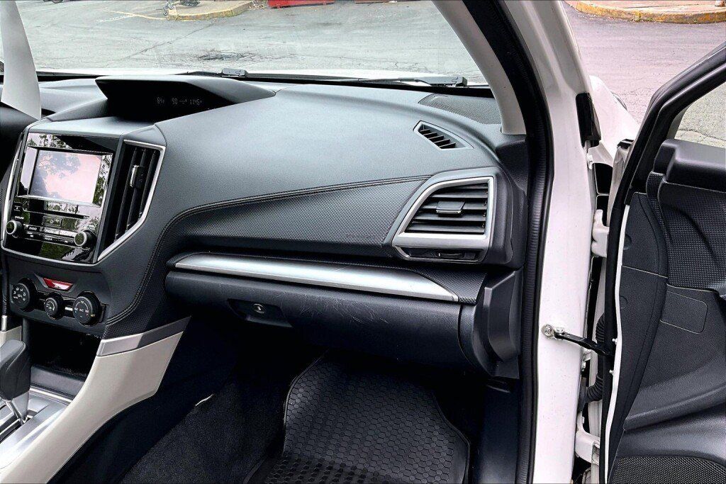 Used 2022 Subaru Forester Premium AWD/4WD image 11