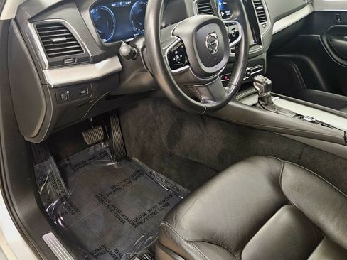 Used 2021 Volvo XC90 T5 Momentum image 41