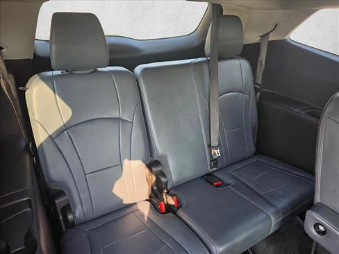 Used 2019 Buick Enclave Essence AWD/4WD image 13