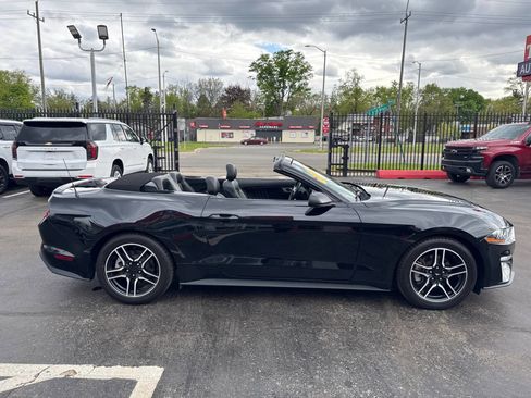 Used 2022 Ford Mustang Premium RWD image 4