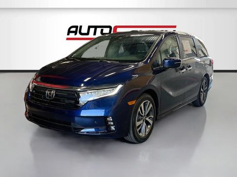 Used 2024 Honda Odyssey Touring image 3