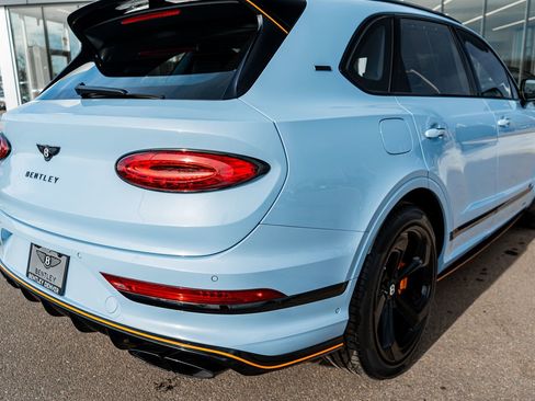 Certified 2025 Bentley Bentayga S Black Edition image 13