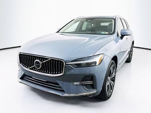 Used 2023 Volvo XC60 B5 Plus w/ Climate Package AWD/4WD image 3