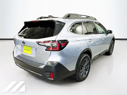 Used 2020 Subaru Outback Premium w/ Popular Package #1 AWD/4WD image 4