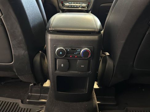 Used 2020 Ford Explorer XLT w/ Equipment Group 202A AWD/4WD image 28