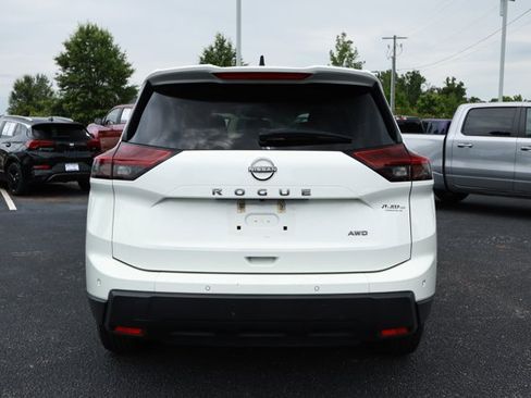 Used 2024 Nissan Rogue S AWD/4WD image 7
