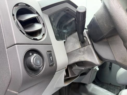 Used 2011 Ford F550 2WD Crew Cab Super Duty image 20
