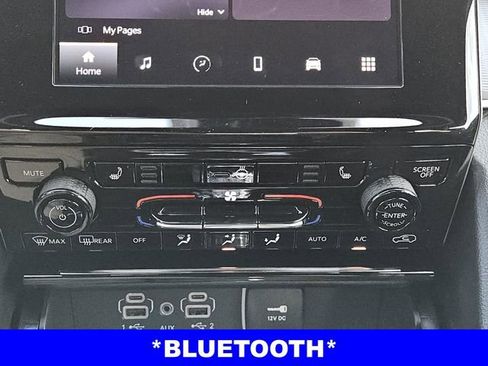 New 2025 Jeep Grand Cherokee Laredo image 13