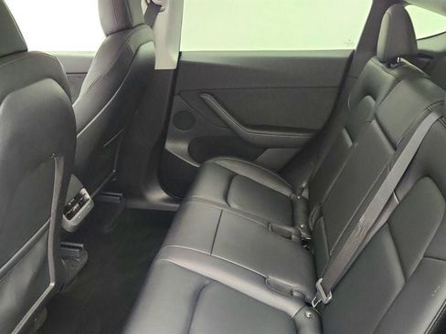 Used 2021 Tesla Model Y Long Range image 26