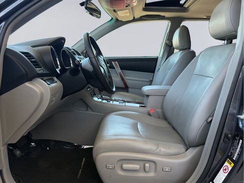 Used 2013 Toyota Highlander Limited AWD/4WD image 9