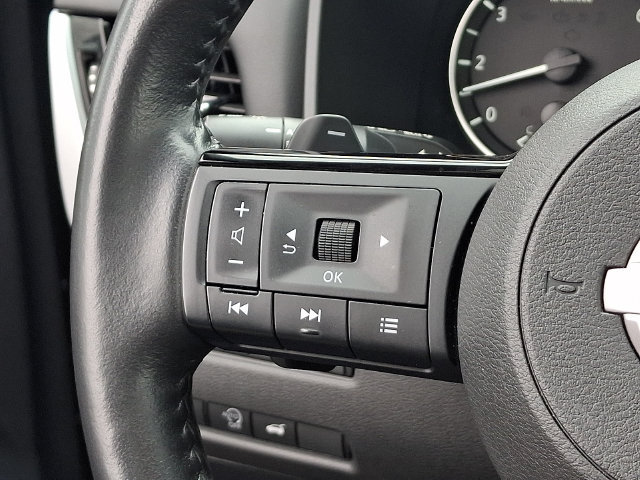 Used 2023 Nissan Rogue SL AWD/4WD image 7
