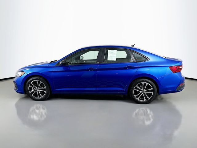 Used 2024 Volkswagen Jetta Sport FWD image 4