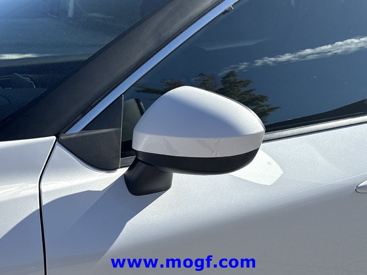 Used 2025 Nissan Rogue SV AWD/4WD image 27