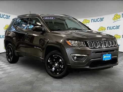 Used 2018 Jeep Compass Latitude AWD/4WD image 1