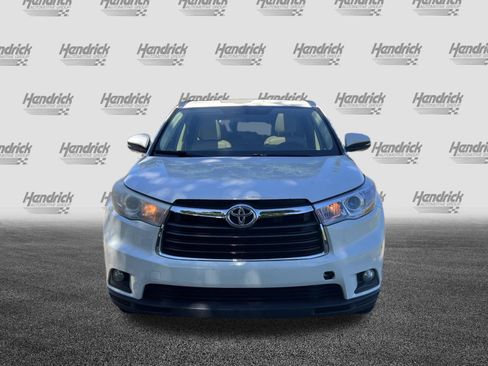 Used 2016 Toyota Highlander XLE FWD image 3