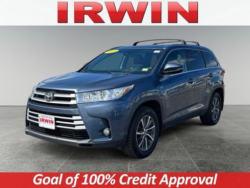 Used 2019 Toyota Highlander XLE image 1