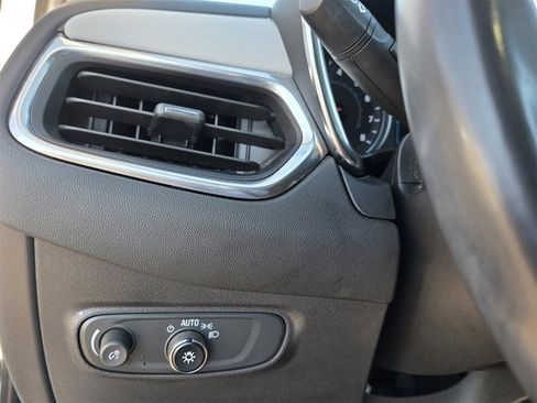 Used 2022 Chevrolet Equinox LT image 17