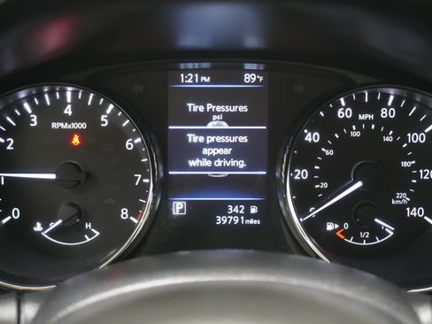 Used 2022 Nissan Rogue Sport S FWD image 16