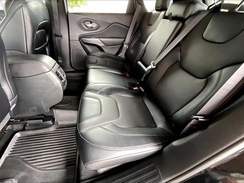 Used 2022 Jeep Cherokee Limited w/ Mopar Interior Package AWD/4WD image 20
