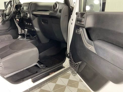 Used 2014 Jeep Wrangler Unlimited Sport w/ Quick Order Package 24S AWD/4WD image 16