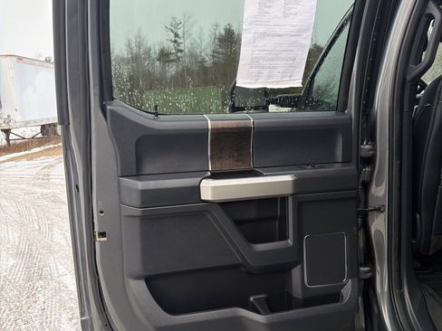 Certified 2022 Ford F250 Lariat w/ Black Appearance Package image 11