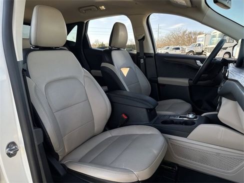 Certified 2020 Ford Escape Titanium image 32