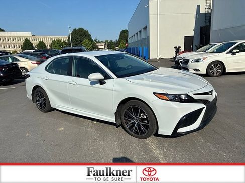 Certified 2024 Toyota Camry SE FWD image 3