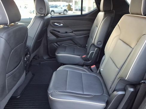 Certified 2024 Chevrolet Traverse Premier w/ Redline Edition image 16