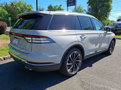 Used 2023 Lincoln Aviator Reserve w/ Equipment Group 201A AWD/4WD image 6