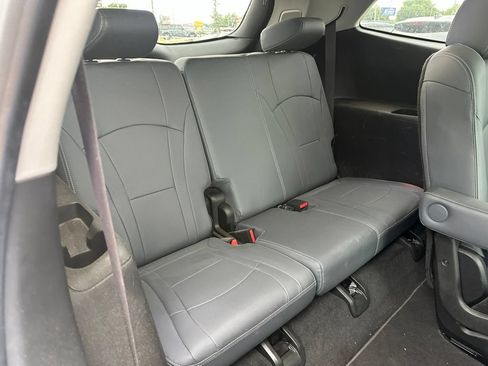 Used 2020 Buick Enclave Premium w/ Sun and Sites Package FWD image 19