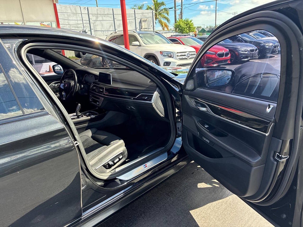 Used 2017 BMW 740i RWD image 9