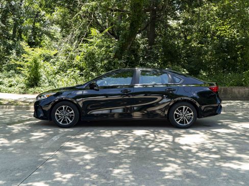 Used 2024 Kia Forte LXS FWD image 6