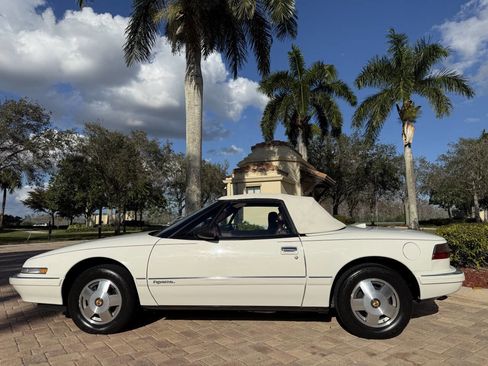 Used 1990 Buick Reatta Convertible image 7