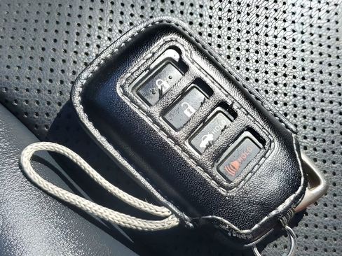 Used 2016 Lexus ES 350 w/ Premium Package w/Wood Trim image 39