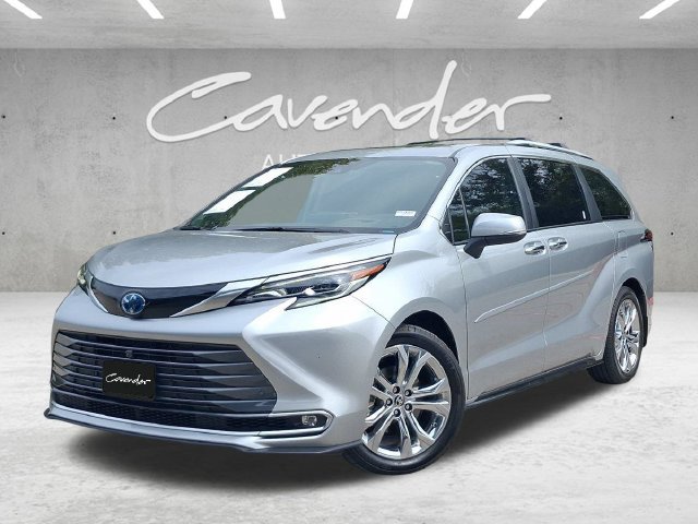 Used 2024 Toyota Sienna Platinum FWD image 1