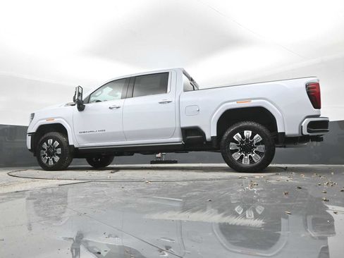 New 2026 GMC Sierra 2500 Denali w/ Denali Reserve Package image 34