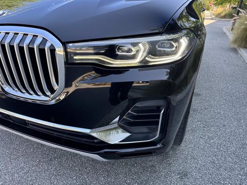 Used 2021 BMW X7 xDrive40i w/ Premium Package AWD/4WD image 9