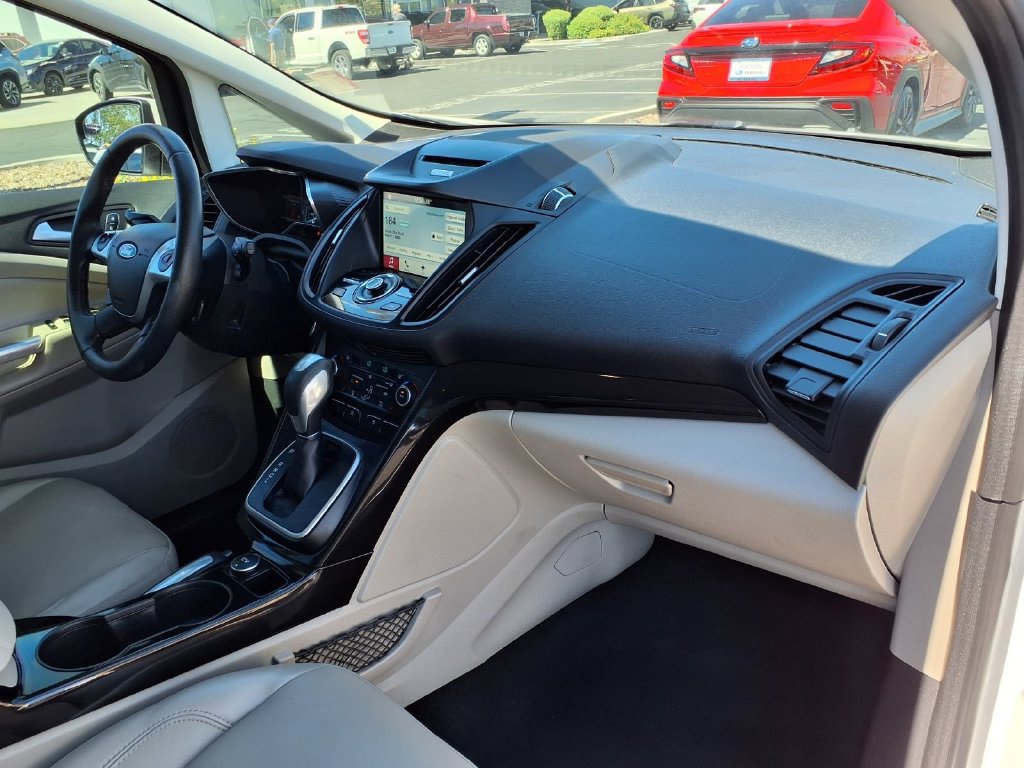 Used 2017 Ford C-MAX Titanium FWD image 17