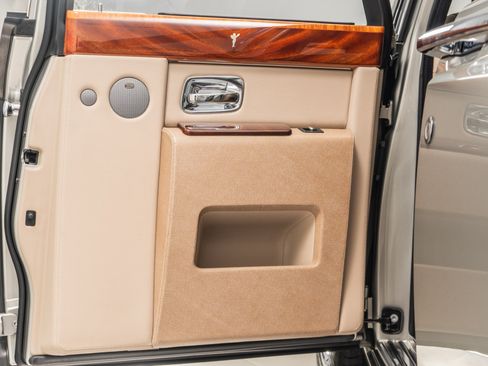 Used 2007 Rolls-Royce Phantom Sedan RWD image 44