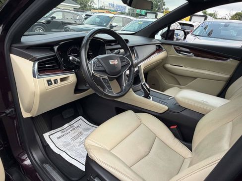 Used 2018 Cadillac XT5 Luxury w/ Driver Awareness Package AWD/4WD image 13
