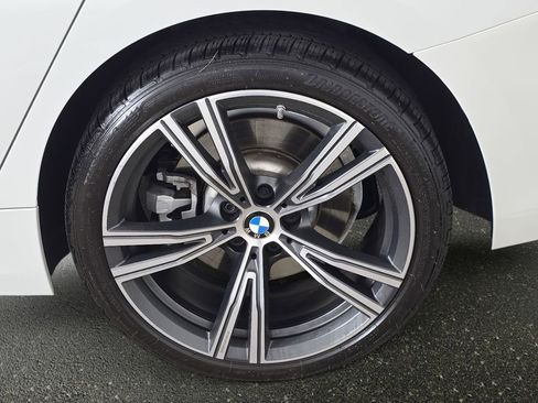 Used 2024 BMW 330i xDrive Sedan w/ Premium Package AWD/4WD image 37