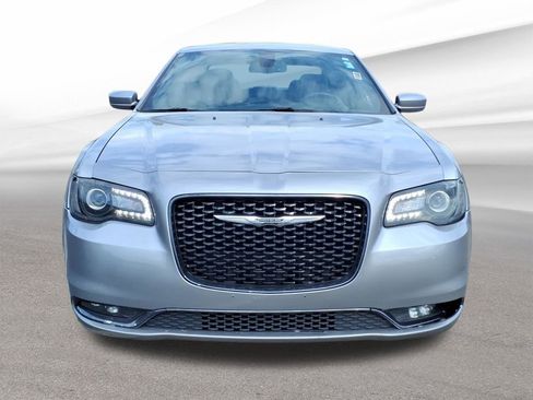 Used 2018 Chrysler 300 S AWD/4WD image 9