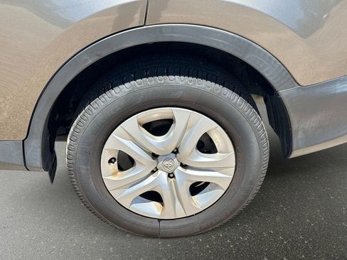 Used 2014 Toyota RAV4 LE FWD image 10