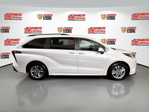 Certified 2024 Toyota Sienna XLE w/ XLE Plus Package AWD/4WD image 19