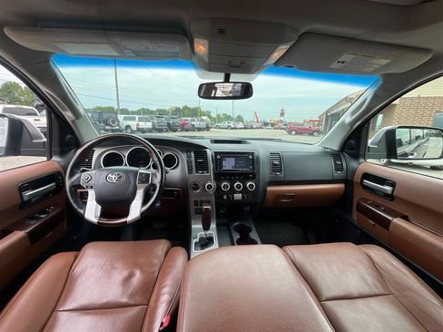 Used 2015 Toyota Sequoia Platinum AWD/4WD image 22