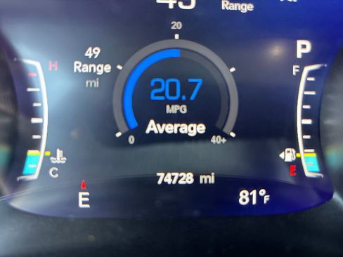 Used 2023 Chrysler Pacifica Touring-L FWD image 19