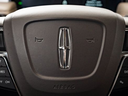 Used 2021 Lincoln Nautilus FWD w/ Equipment Group 101A image 29